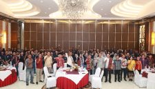 Foto Bersama Usai Acara Silaturahmi Badan Penghubung NTT dengan Diaspora NTT di di Royal Ballroom, Kelurahan Kalumpang, Kota Ternate. (Ong/Rakyatmu)
