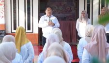 Sekda Kota Ternate Pimpin Apel Pagi di Dinas P3A. (Dok. Diskominfo)