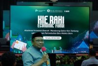 Plt. Kepala Dinas Koperasi dan UKM Kota Ternate, Chairul Saleh Arief Menghadiri kegiatan Kie Raha Economic Forum. (Dok. RakyatMu/Gemini AI)