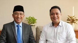 Wali Kota Ternate, M. Tauhid Soleman dan Kepala BP2RD Kota Ternate, Mochtar Hasim. Foto: Istimewa