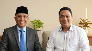 Wali Kota Ternate, M. Tauhid Soleman dan Kepala BP2RD Kota Ternate, Mochtar Hasim. Foto: Istimewa