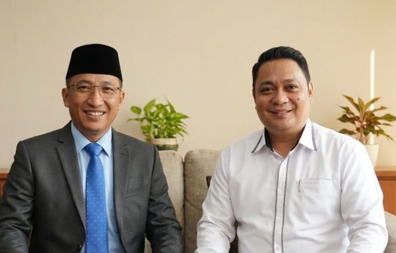 Wali Kota Ternate, M. Tauhid Soleman dan Kepala BP2RD Kota Ternate, Mochtar Hasim. Foto: Istimewa