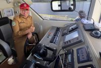 Foto Bupati Kepulauan Sula, Fifian Adeningsi Mus di KMP Sula Bahagia saat Uji Coba Perdana Tahun 2024. (Istimewa)