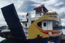 KMP Sula Bahagia Berlabu di Pelabuhan Desa Bajo, Kabupaten Kepulauan Sula. (RakyatMu)