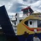 KMP Sula Bahagia Berlabu di Pelabuhan Desa Bajo, Kabupaten Kepulauan Sula. (RakyatMu) 