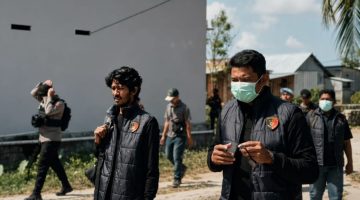 Penyidik Ditreskrimsus Polda Maluku Utara di Pulau Taliabu. (Ikhy)