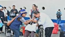 Sekda Kota Ternate Didampingi Pimpinan OPD Menyambut Kedatangan Direktur Eksekutif dan Delegasi JKPI di Pelabuhan Ahmad Yani. (Istimewa)