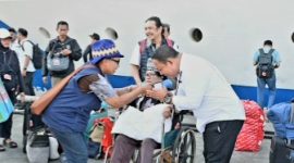 Sekda Kota Ternate Didampingi Pimpinan OPD Menyambut Kedatangan Direktur Eksekutif dan Delegasi JKPI di Pelabuhan Ahmad Yani. (Istimewa)