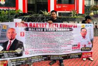 Front Rakyat Anti Korupsi Maluku Utara Gelar Aksi di Depan Kantor Pusat PT. PLN Persero. (Yasim for RakyatMu)
