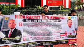 Front Rakyat Anti Korupsi Maluku Utara Gelar Aksi di Depan Kantor Pusat PT. PLN Persero. (Yasim for RakyatMu)
