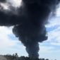 Asap Pembakaran Limbah Ban Bekas di PT IWIP, Kabupaten Halmahera Tengah. (Dok. RakyatMu)