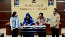 Penandatangan Kerjaasama Antar Daerah oleh Sekda kota Ternate, Dr. Rizal Marsaoly dan Pemkab Blitar. (Istimewa)