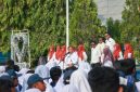 Sekda Kota Ternate, Dr. Rizal Marsaoly Memimpin Apel Pagi di SMPN 6 dalam Program Rabu Menyapa. (Ongky for RakyatMu)