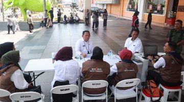 Sekda Kota Ternate, Dr. Rizal Marsaoly Sidak Pos Pelayanan 