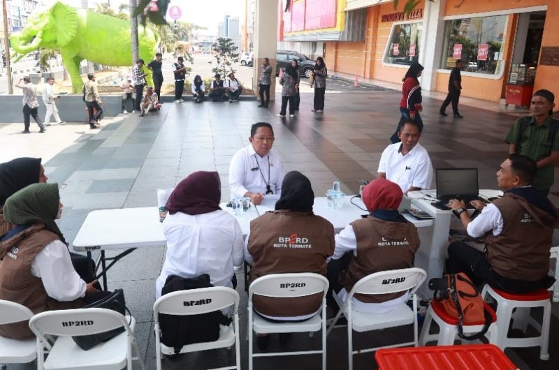 Sekda Kota Ternate, Dr. Rizal Marsaoly Sidak Pos Pelayanan