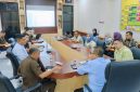 Kepala BP2RD Kota Ternate, Mochtar Hasim Bersama Kejari Ternate. (RakyatMu)