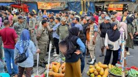 Satpol-PP Kota Tenate Melakukan Penertiban di Areal Parkir Pasar Higienis