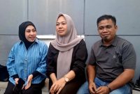 Diani Hastuti Tiwar (Tengah) Menyampaikan Permohonan Maaf Secara Terbuka. (Istimewa)