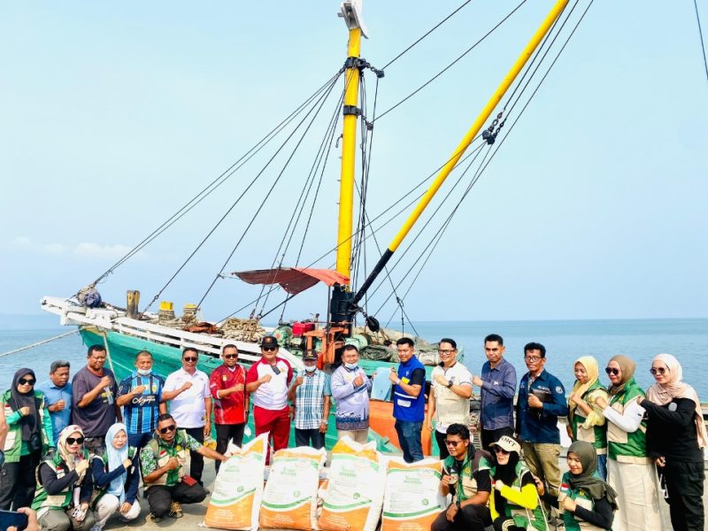 pupuk organik dari Kementerian Pertanian tiba di Pelabuhan Bobong, Kabupaten Pulau Taliabu. (RakyatMu)