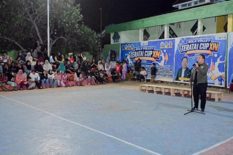 Suasana Penutupan Turnamen Bola Voli Teratai Cup XIV 2026 di Kelurahan Sasa, Kecamatan Ternate Selatan, Kota Ternate. (Atu for RakyatMu)