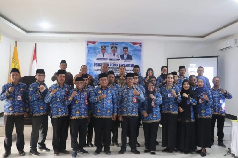 Kegiatan Pelimpahan Sebagian Kesenangan Bupati ke Para Camat di Pulau Taliabu