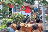 Kepala Diskop UKM Kota Ternate, Chairul Saleh saat Menyampaikan Arahan pada Acara Silaturahmi. (RakyatMu) 