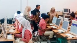 Sekda Kota Ternate, Rizal Marsaoly pantau pelaksanaan agenda Pra Tes Kemampuan Akademik 