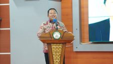 Sekda Kota Ternate, Dr. Rizal Marsaoly saat Jadi Pemateri di Ajang Peringatan Hari Pangan Sedunia. (Matox for RakyatMu)