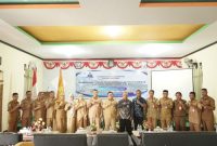 Wakil Bupati Pulau Taliabu, La Ode Yasir Bersama Peserta Bimbingan Teknis LKj-IP Tahun 2026. (Ikhy/RakyatMu)
