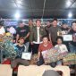 Sekda Kota Ternate, Dr. Rizal Marsaoly Bersama Pemenang Turnamen Domino Faluwe. (Istimewa)